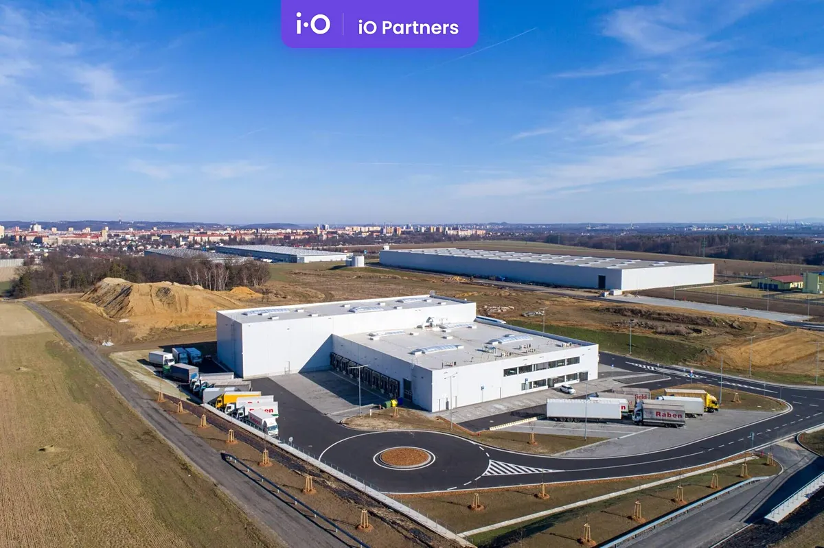 Pronájem skladového prostoru 5334 m²